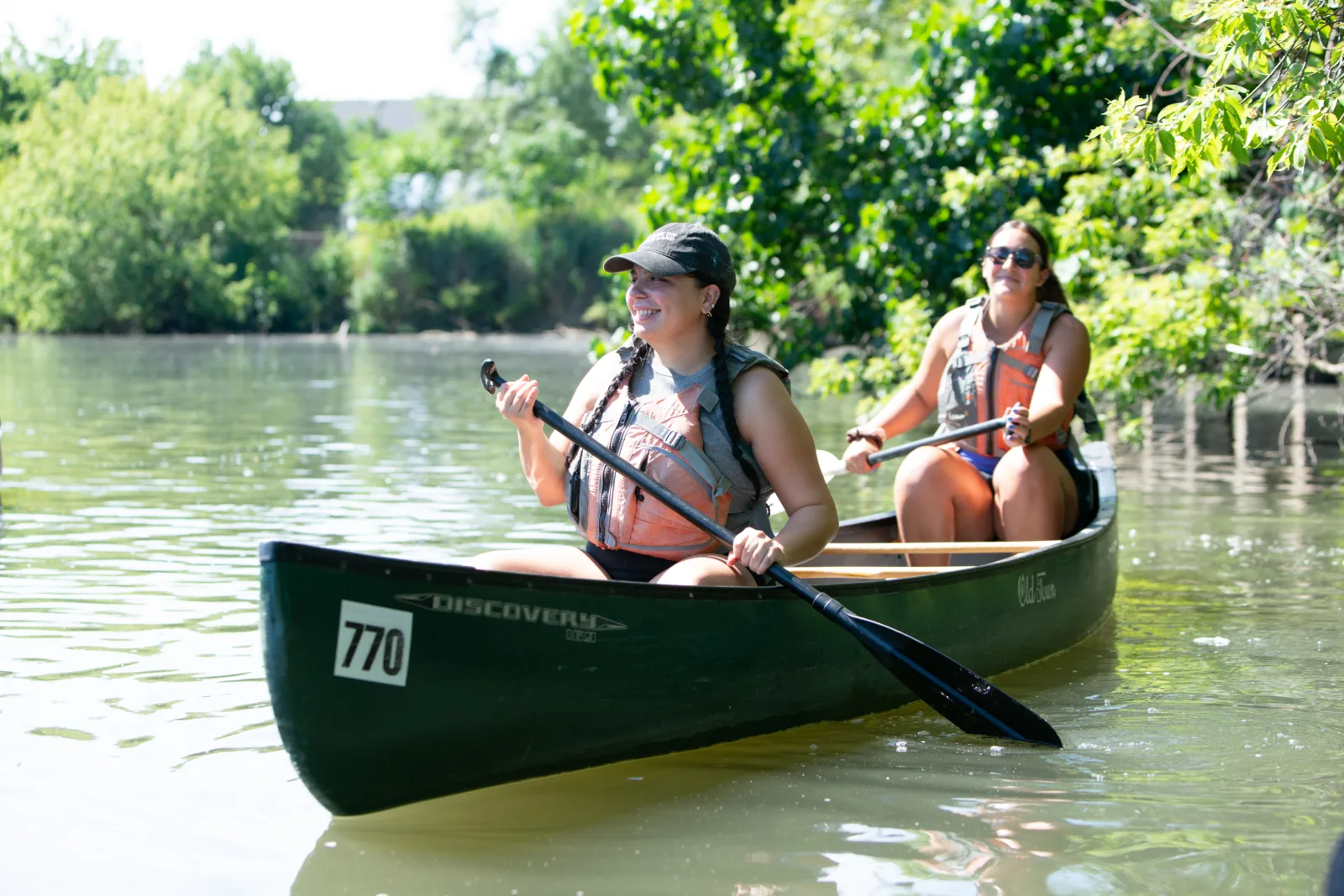Newberry Canoe 017 Smiling NCAIS participants paddle down the Chicago River.